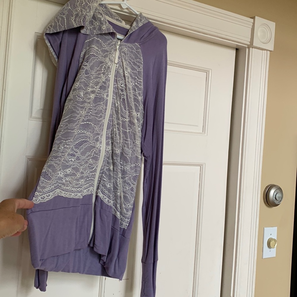 Evys Tree, size M, purple lace hoodie, preowned, good condition